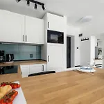 Nadmorski Z Balkonem W Kolobrzegu By Renters Apartamento