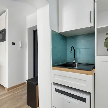 Nadmorski Z Balkonem W Kolobrzegu By Renters Daire *